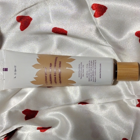 Nwot Tarte bb tinted moisturizer - Picture 2 of 2